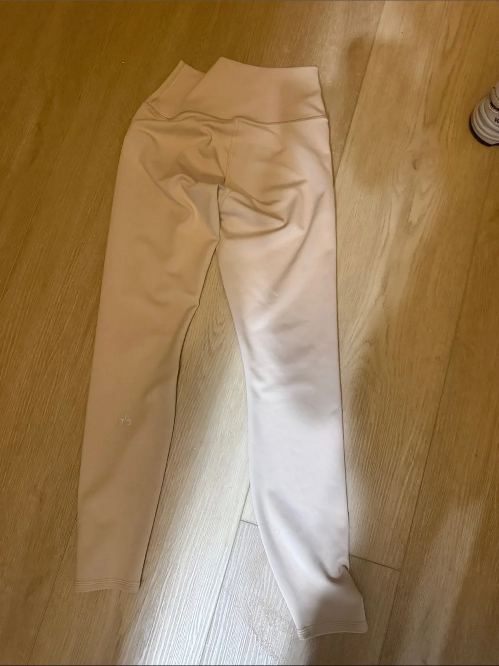 ALO Yoga High-Waist Leggings in Cream